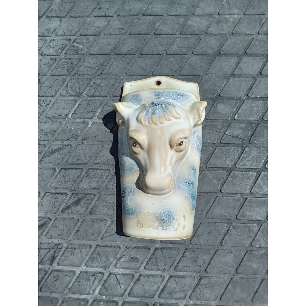Vintiage wall‎ pocket Cow